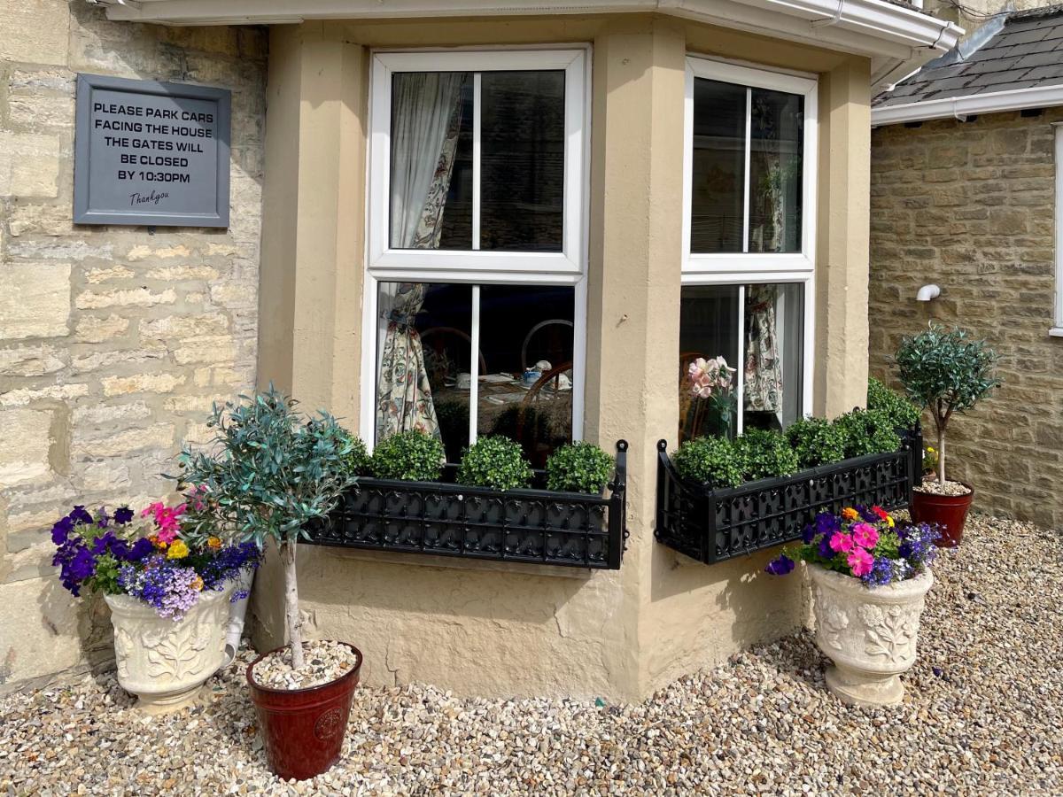 Apsley Villa Guest House. Cirencester Exterior photo